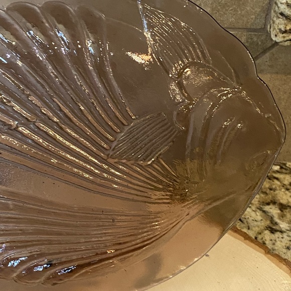 Purple Glass Beta Fish Detailed Design Plate Platter Serving Dish Arcoroc France - Picture 3 of 10